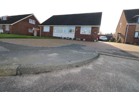 3 bed property, in Burleigh Close, £380,000