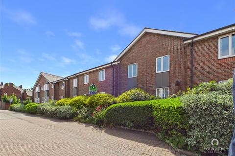 2 bed property, in Forster Court., £90,000