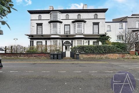 4 bed property, in Promenade, £280,000