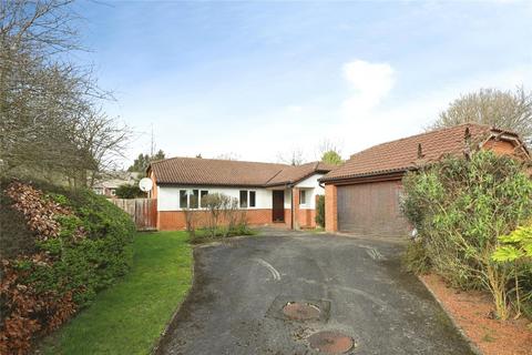 3 bed property, in Thornycroft, £375,000