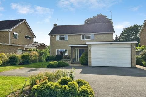 4 bed property, in The Avenue, £1,100,000