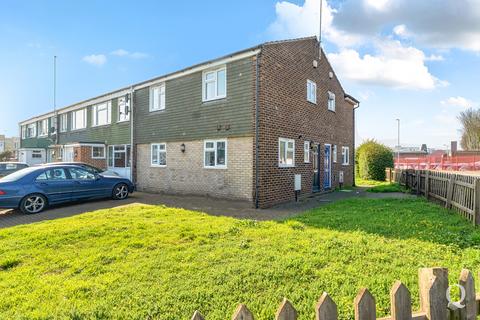 2 bed property, in Lime Grove, £215,000