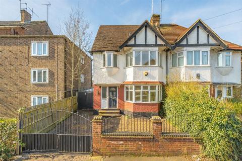 4 bed property, in Sydney Road, £925,000