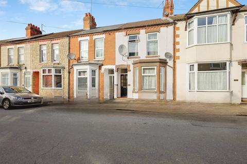 3 bed property, in Euston Road, £200,000