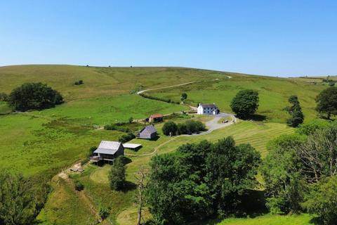3 bed property, in Abbeycwmhir, £765,000
