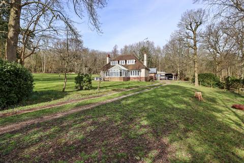5 bed property, in Kingsley Hill, £1,185,000