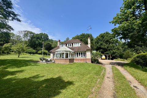 5 bed property, in Kingsley Hill, £1,185,000