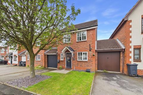 3 bed property, in Birch Close, £350,000