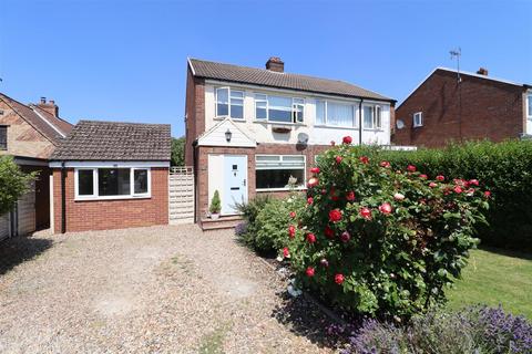 3 bed property, in Woldgate, £240,000