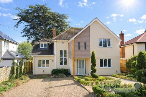 4 bed property, in Catmose Park Road, £865,000