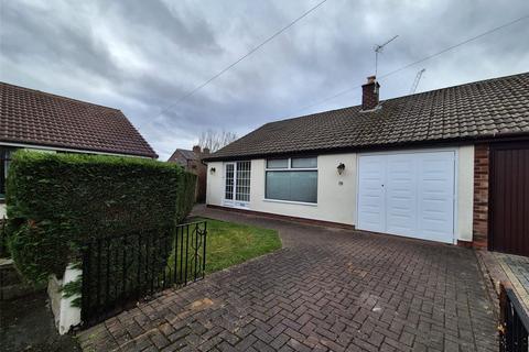 2 bed property, in Arlington Drive, £200,000