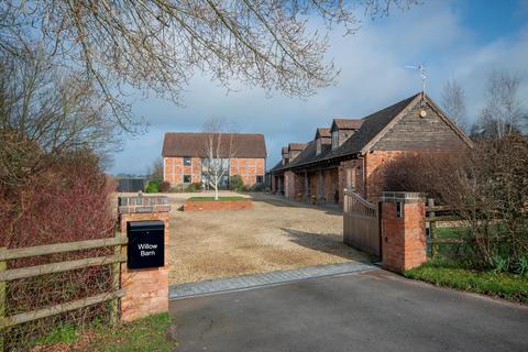 4 bed property, in Staunton, £1,475,000