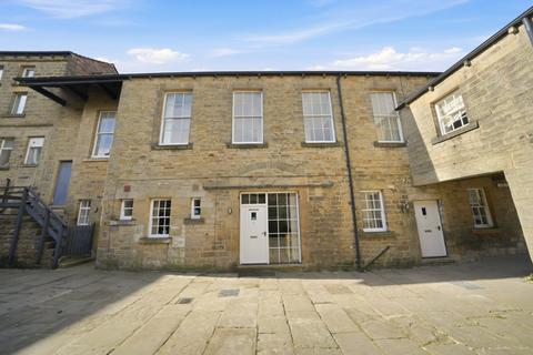 6 bed property, in Back High Street, £400,000