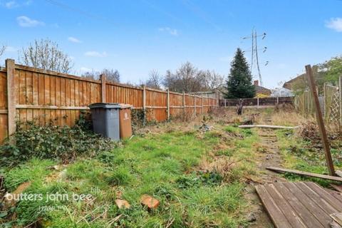 3 bed property, in Stoke-On-Trent ST2 8, £102,000