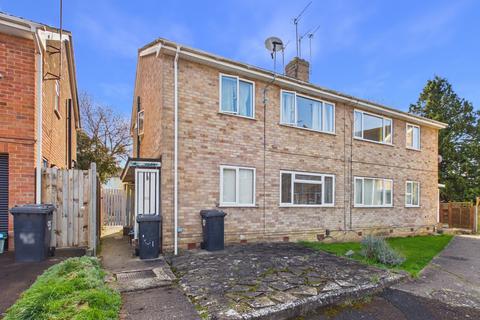 2 bed property, in 101 Pinemount Road, £170,000