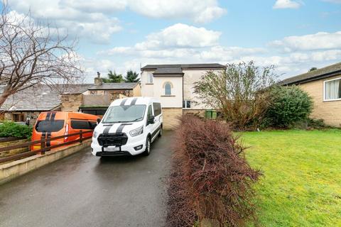 1 bed property, in Whitegates, £90,000
