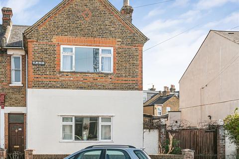 2 bed property, in Elm Road, £825,000