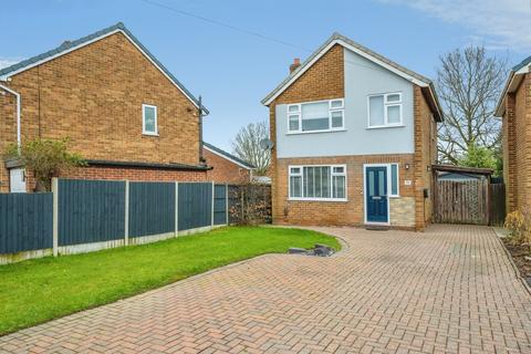 3 bed property, in Croft Close, £300,000
