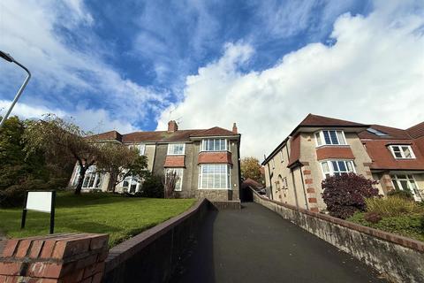 3 bed property, in Lon Cynlais, £300,000