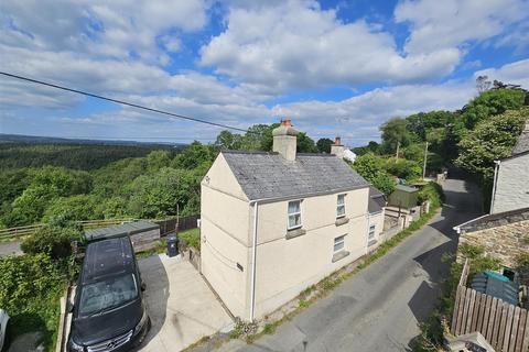 2 bed property, in Chilsworthy, £275,000