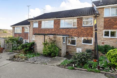 3 bed property, in Ryarsh Crescent, £425,000