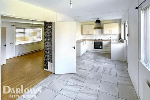 3 bed property, in Alder Grove, £100,000