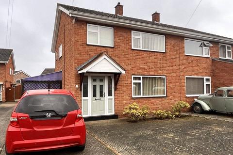 3 bed property, in Hordley Avenue, £190,000