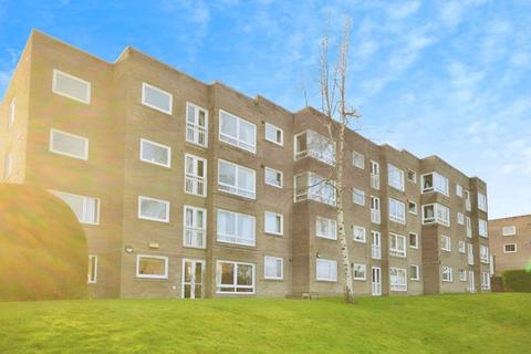 1 bed property, in Adderstone Crescent, £160,000