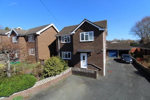 3 bed property, in Woodlands Crescent, £275,000