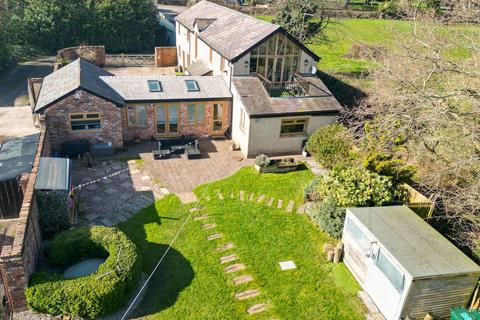 4 bed property, in Liverpool Road, £975,000