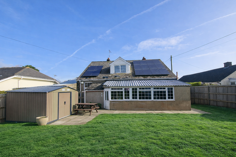 5 bed property, in Exeter Road, £625,000