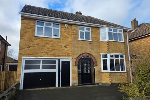 4 bed property, in Balmoral Road, £325,000