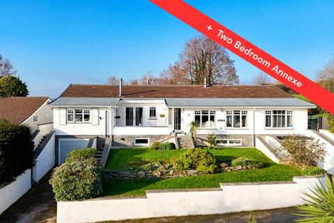 7 bed property, in Bodinnick Heights, £750,000