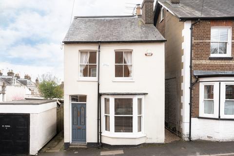 3 bed property, in Cross Oak Road, £695,000