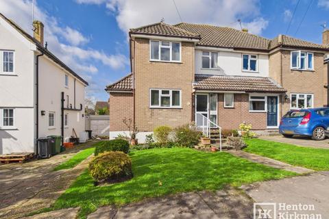 3 bed property, in Raven Cresent, £500,000