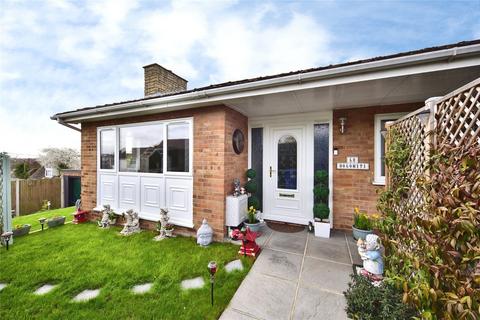 3 bed property, in Whybornes Chase, £425,000