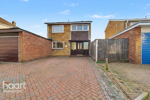 4 bed property, in Eldred Drive, £550,000
