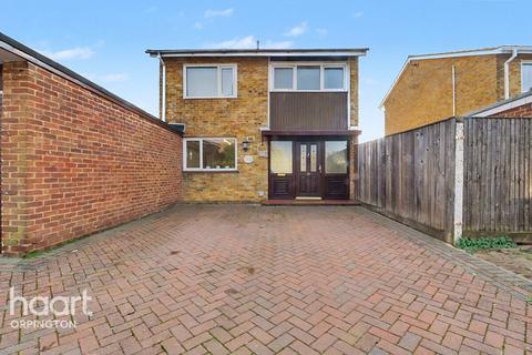 4 bed property, in Eldred Drive, £525,000
