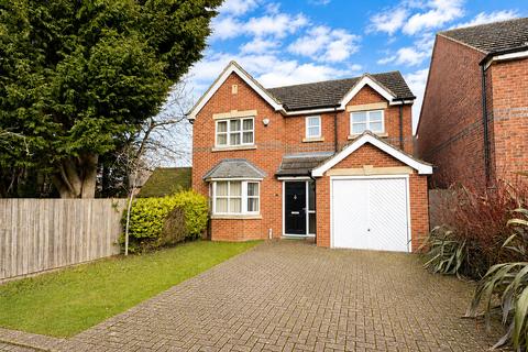 4 bed property, in Hollies Farm Drive, £365,000