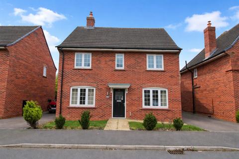 4 bed property, in Clay Avenue, £400,000