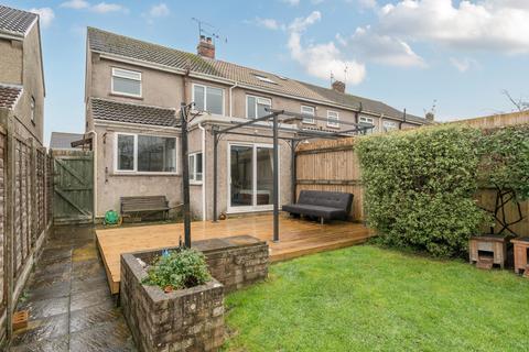 3 bed property, in Watermore Close, £350,000