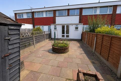 3 bed property, in Templewood Court, £250,000