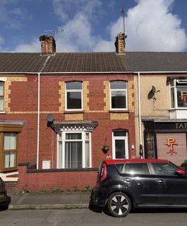 2 bed property, in 4 Castle Street, £95,000