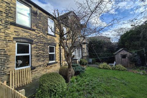 4 bed property, in Cliff Lane, £395,000