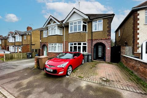 3 bed property, in Shakespeare Road, £390,000