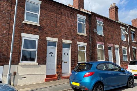 2 bed property, in Best Street, £95,000