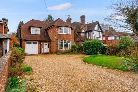4 bed property, in Ludlow Avenue, £750,000