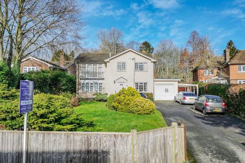4 bed property, in Burgh Hill, £750,000