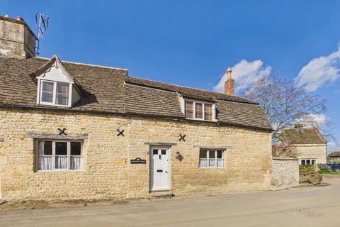3 bed property, in Main Street, £550,000