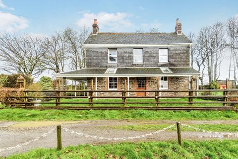 3 bed property, in Yeolmbridge, £400,000